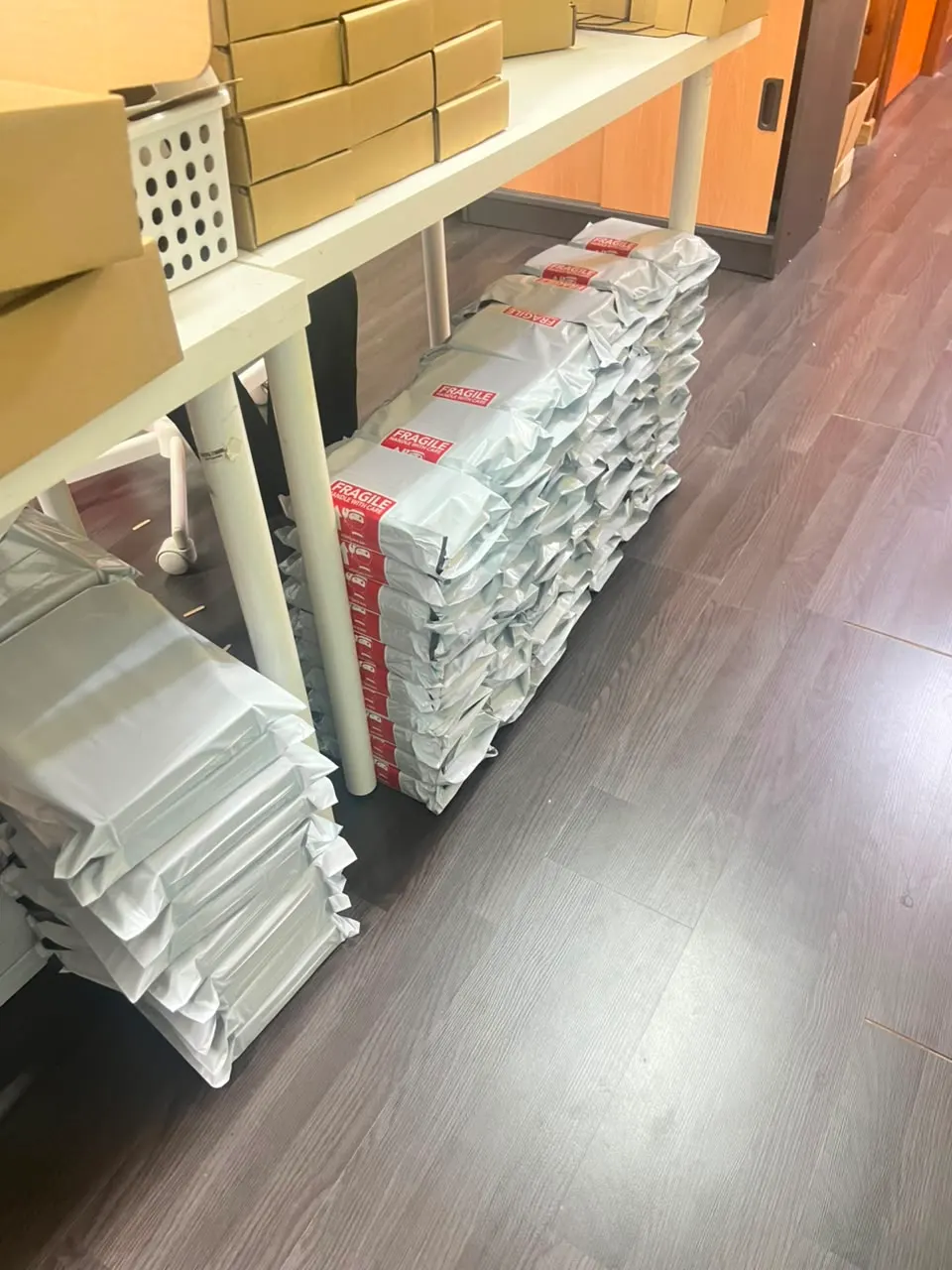 Parcel pesanan UAI Therapy yang telah siap dibungkus